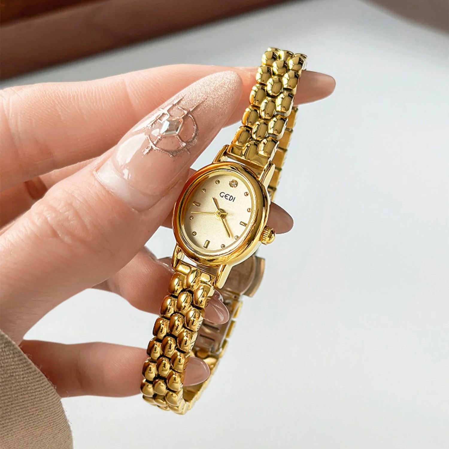 Luxury Watch On Sale - Damski zegarek luksusowej marki, retro złota