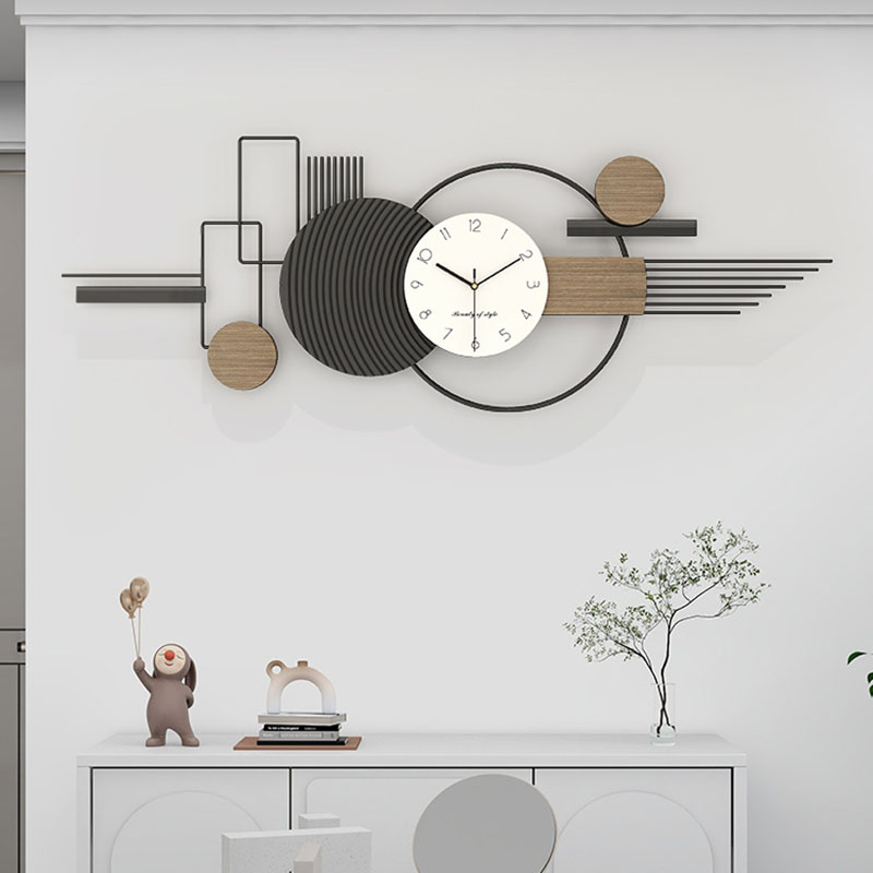 Duży, nowoczesny, minimalistyc – Luxury Watch House recenzja i cena
